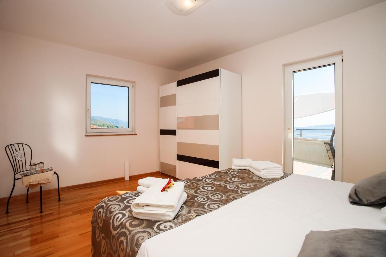 Plaza Apartment